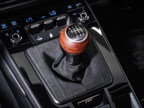 Certified 2025 Porsche 911 Carrera T RWD image 30