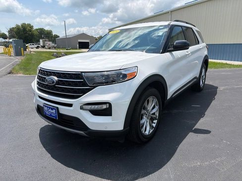 Certified 2024 Ford Explorer XLT w/ Equipment Group 202A AWD/4WD image 8
