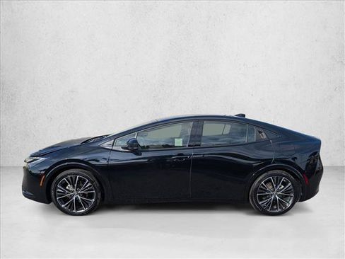 Certified 2025 Toyota Prius XLE FWD image 9