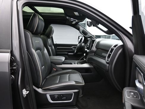 Used 2020 RAM 1500 Laramie w/ Sport Appearance Package AWD/4WD image 13