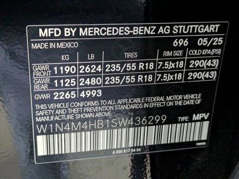 Certified 2025 Mercedes-Benz GLB 250 4MATIC image 28