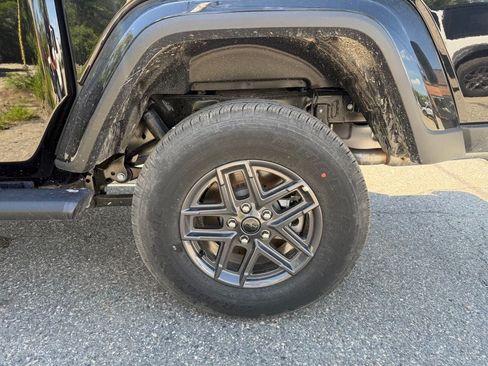 New 2026 Jeep Gladiator Sport AWD/4WD image 25