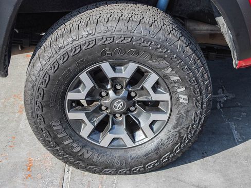 Used 2023 Toyota Tacoma TRD Off-Road image 12