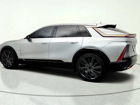 Used 2024 Cadillac Lyriq Sport AWD/4WD image 7