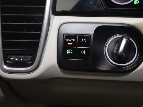 Used 2020 Porsche Cayenne AWD/4WD image 35