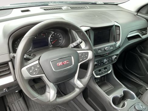 Used 2022 GMC Terrain SLE w/ Driver Convenience Package FWD image 10