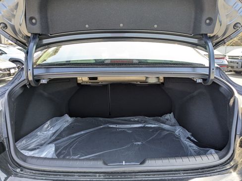 New 2025 Hyundai Elantra Limited image 23