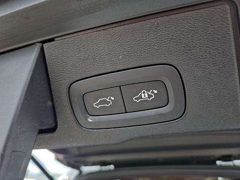 Certified 2023 Volvo XC60 B5 Ultimate w/ Climate Package AWD/4WD image 29