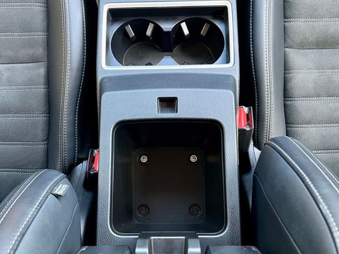 Used 2024 Mitsubishi Outlander SE image 34