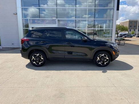 Used 2025 Kia Seltos S AWD/4WD image 4