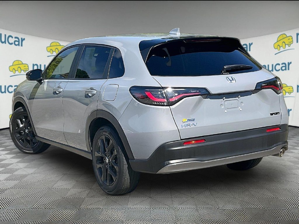 Used 2025 Honda HR-V Sport image 4