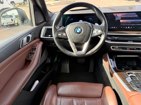Used 2025 BMW X5 xDrive50e AWD/4WD image 44