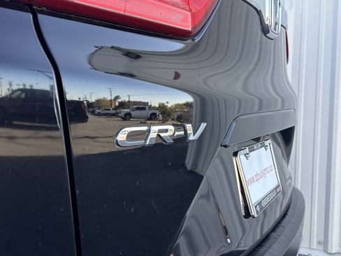 Used 2017 Honda CR-V LX image 9