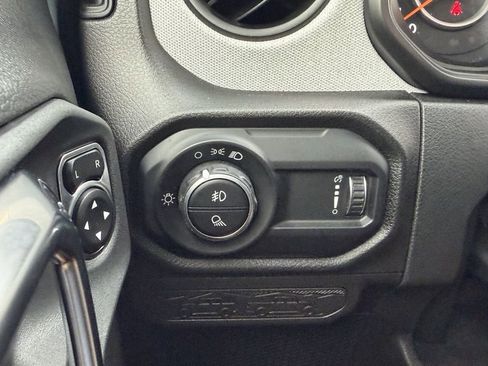 Used 2025 Jeep Gladiator Sport AWD/4WD image 28