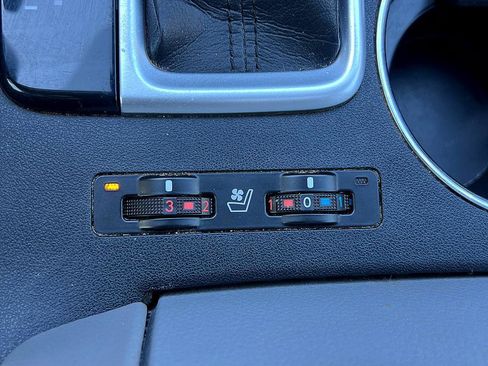 Used 2017 Toyota Highlander Limited image 37