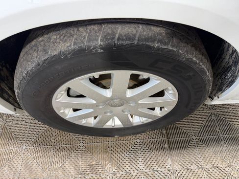 Used 2015 Chrysler Town & Country Touring FWD image 26