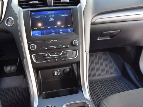 Used 2020 Ford Fusion SE FWD image 60