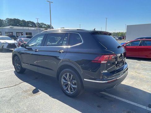 Used 2023 Volkswagen Tiguan SE FWD image 5