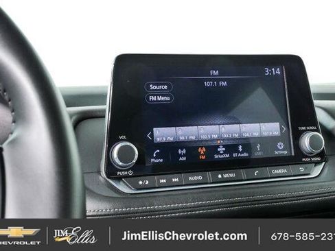 Used 2025 Nissan Rogue SV AWD/4WD image 12