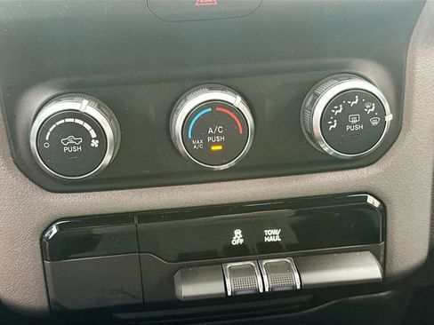 Used 2024 RAM 1500 Big Horn AWD/4WD image 16