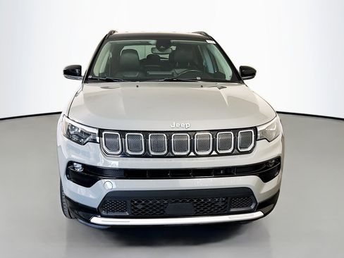 Used 2022 Jeep Compass Limited w/ Elite Group AWD/4WD image 2