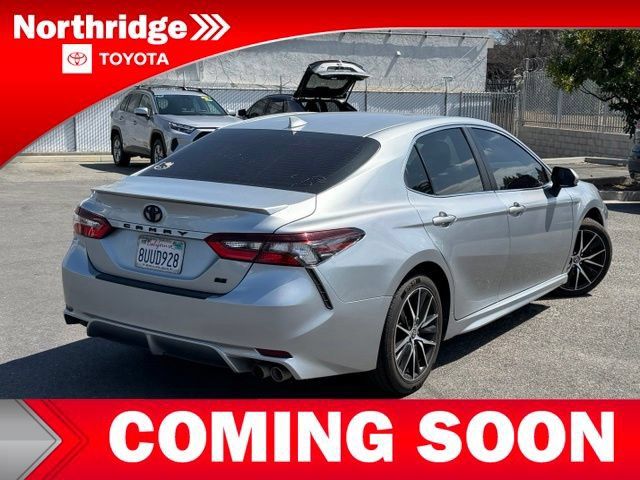 Used 2021 Toyota Camry SE w/ Carpet Mat Package (TMS) FWD image 4