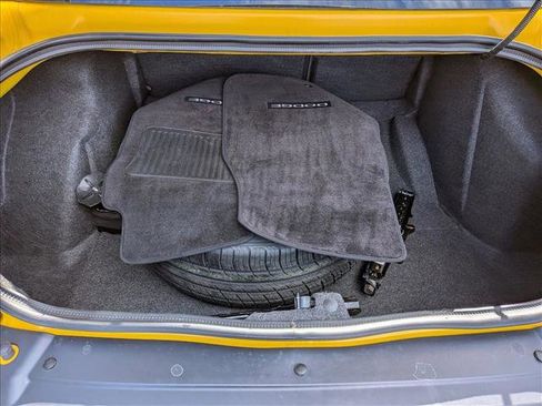 Used 2017 Dodge Challenger R/T Scat Pack w/ Leather Interior Group image 21