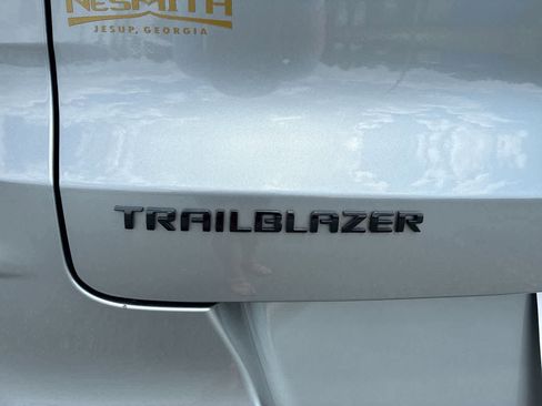 Used 2023 Chevrolet TrailBlazer RS w/ Sun and Liftgate Package FWD image 31