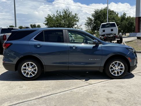 Used 2024 Chevrolet Equinox LT AWD/4WD image 3
