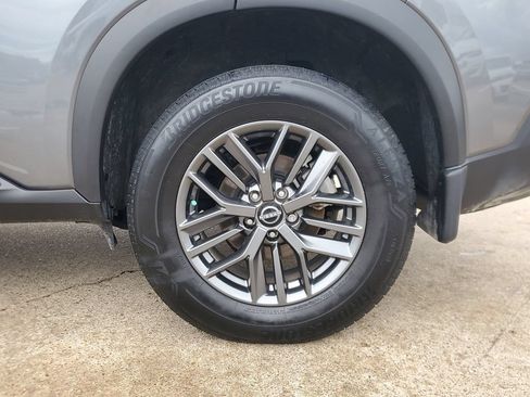 Used 2023 Nissan Rogue S FWD image 6