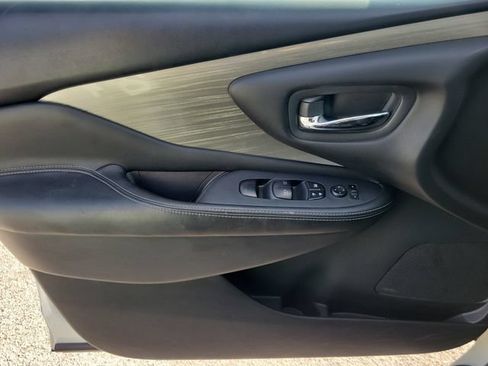 Used 2018 Nissan Murano S FWD image 15