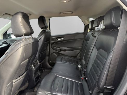 Used 2023 Ford Edge SEL w/ Convenience Package image 13