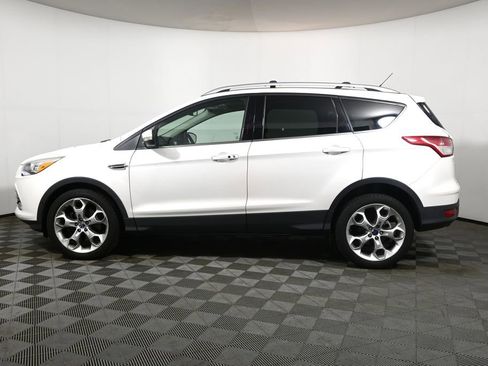 Used 2016 Ford Escape Titanium w/ Equipment Group 301A AWD/4WD image 2