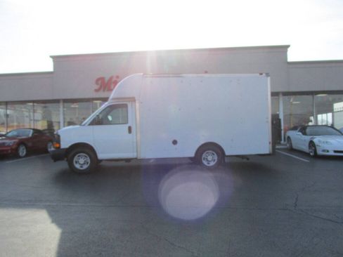 Used 2014 Chevrolet Express 3500 RWD image 5