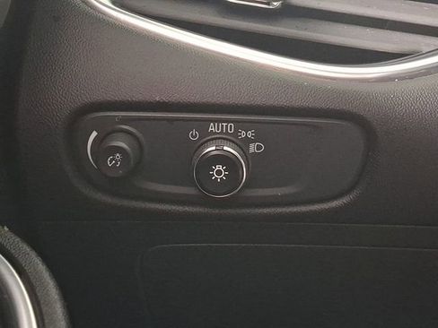 Used 2021 Chevrolet Malibu LT image 26