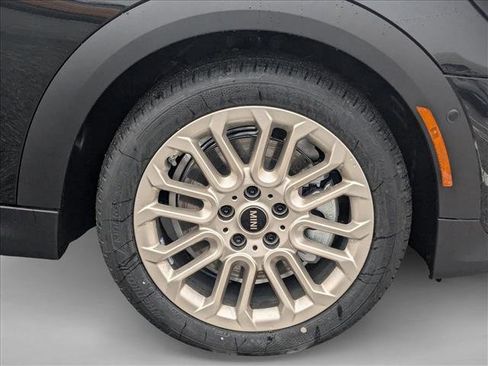 Used 2025 MINI Cooper 2-Door Hardtop image 10