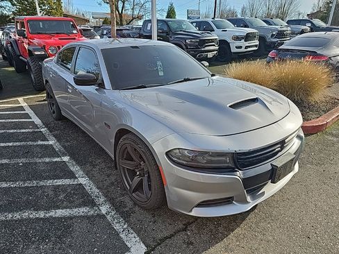 Used 2017 Dodge Charger R/T image 1