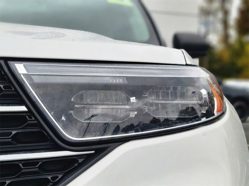 Used 2022 Ford Explorer XLT w/ Equipment Group 202A image 11