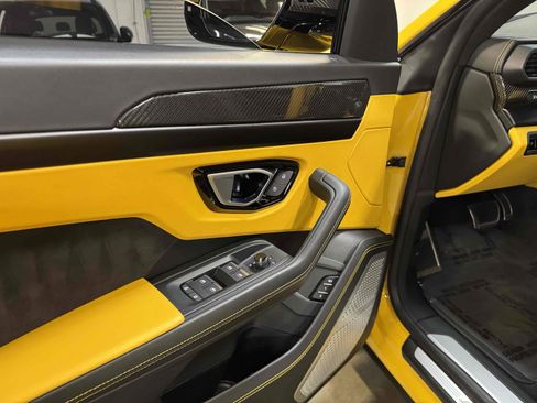 Used 2021 Lamborghini Urus image 71