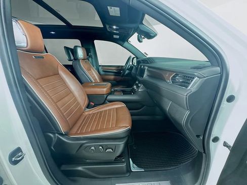 Used 2023 GMC Yukon XL Denali Ultimate image 35