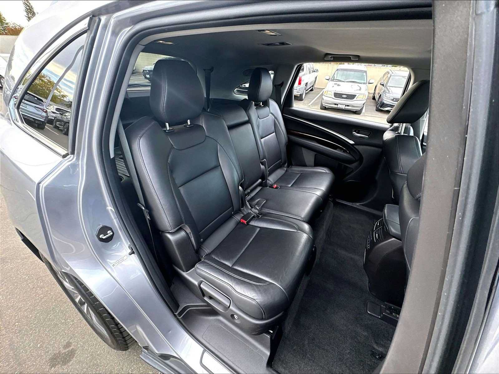 Used 2016 Acura MDX w/ Technology Package AWD/4WD image 30