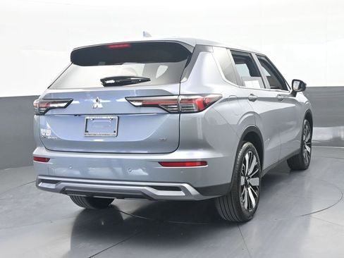 Used 2025 Mitsubishi Outlander SE FWD image 5