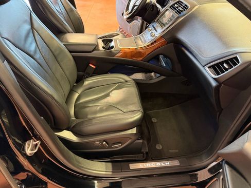 Used 2018 Lincoln MKX Reserve w/ Lincoln MKX Climate Package image 23