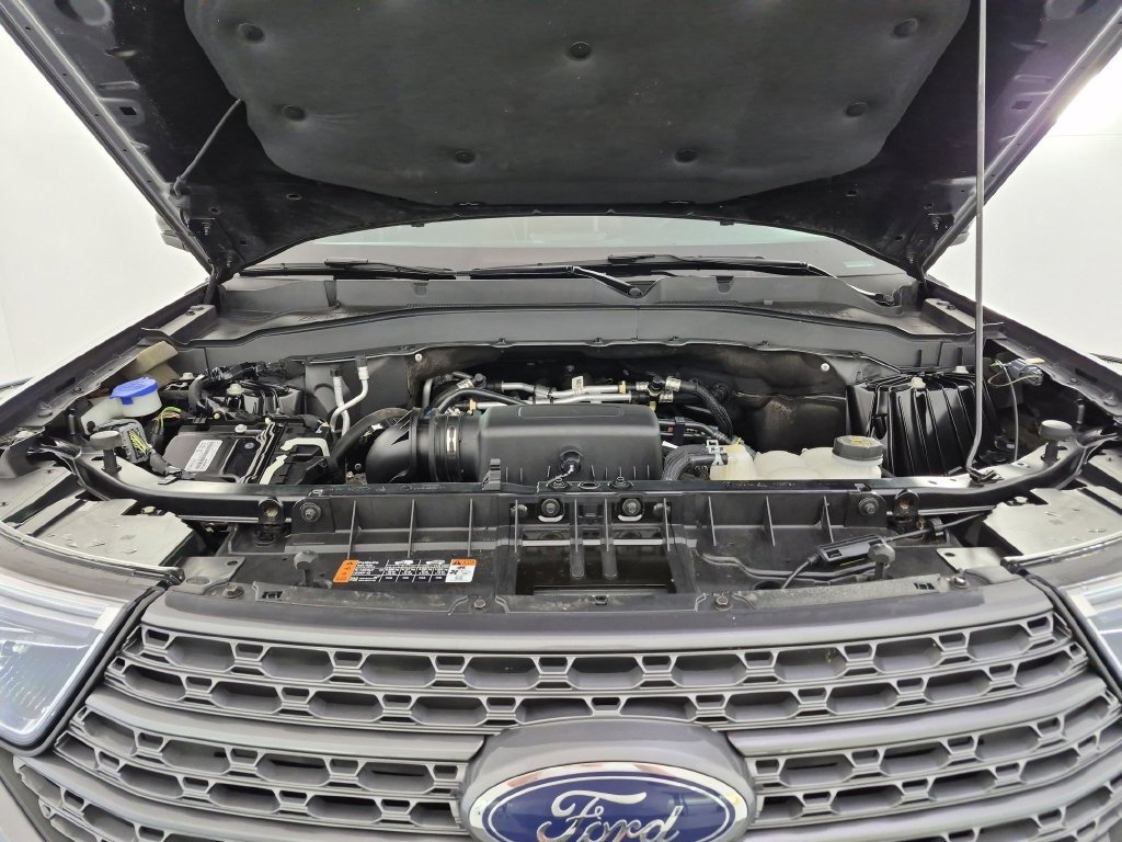 Used 2022 Ford Explorer XLT w/ Equipment Group 202A RWD image 40