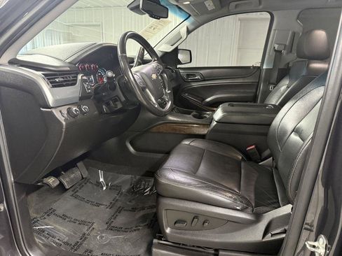 Used 2018 Chevrolet Suburban LT image 10
