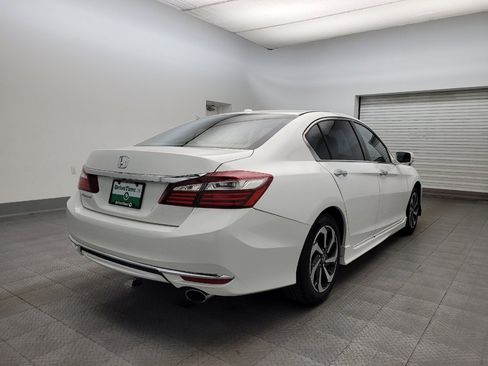 Used 2017 Honda Accord EX image 9