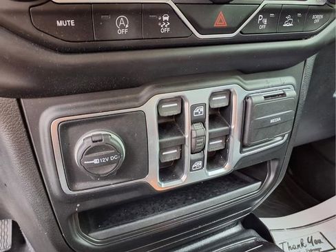 Used 2021 Jeep Gladiator Overland w/ Popular Equipment Package AWD/4WD image 18