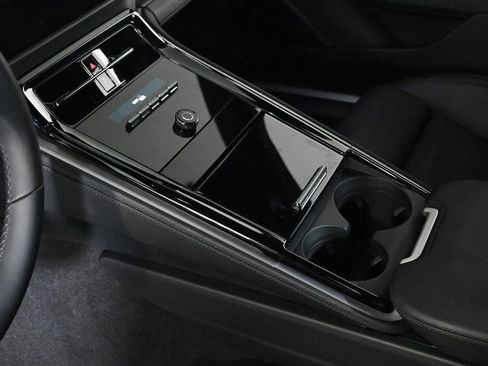 Certified 2024 Porsche Panamera image 27