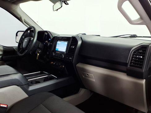 Used 2017 Ford F150 XL w/ Equipment Group 101A Mid RWD image 9