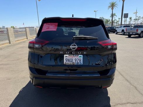 Used 2024 Nissan Rogue SV FWD image 5